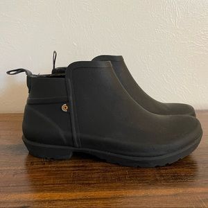 Black Bogs Sweet Pea rain boots, size 7